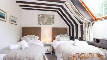 2 bedrooms, individually decorated, individually furnished, free WiFi