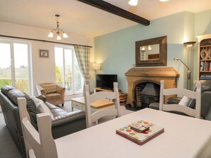 Living area - School Cottage (Windermere)