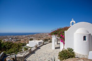 Terrace/patio - Scorpios Dream By Bestofmikonos Country House with Private Pool, Wi-Fi & Air Conditioning (Mykonos)