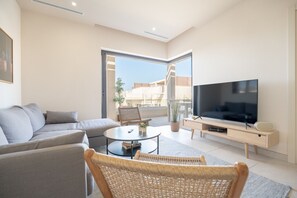 TV - La Cala Lotus - New 3 Bed Apartment (La Cala de Mijas)