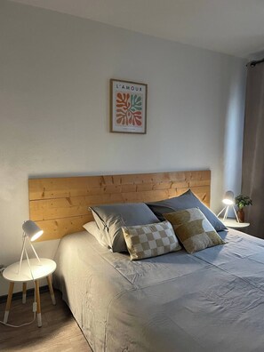1 bedroom, iron/ironing board, WiFi - Le rétro du Marché (La Rochelle)