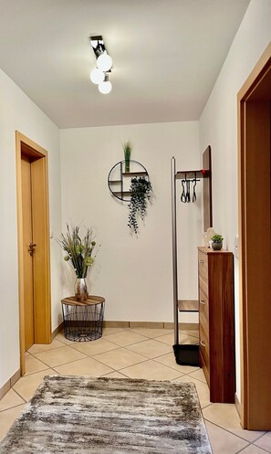 Interior - Apartment 'Storchenaue' with Shared Terrace, Balcony and Wi-Fi (Wächtersbach)