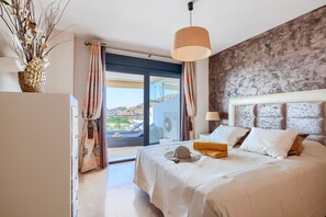 2 bedrooms, free WiFi, bed sheets - Hollywood Hills - Seaview Apartment (Mijas)