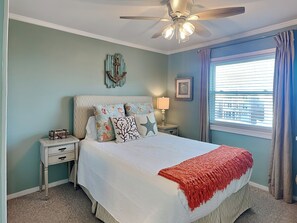 2 bedrooms, free WiFi, bed sheets - Pam's Paradise | Pet-Friendly Condo w/Pool Access (Carolina Beach)