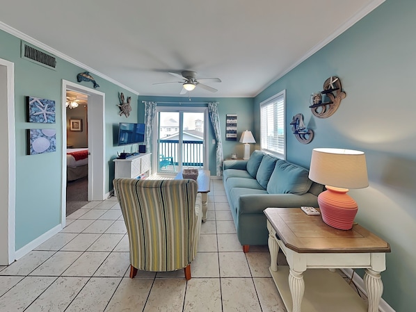 Smart TV - Pam's Paradise | Pet-Friendly Condo w/Pool Access (Carolina Beach)