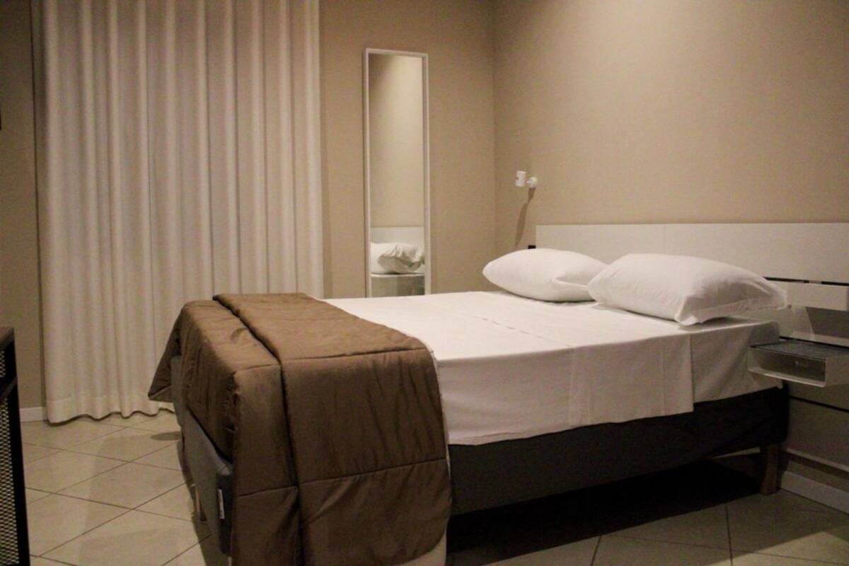 Classic-Zimmer, 1 Doppelbett | Schreibtisch, Bügeleisen/Bügelbrett, kostenloses WLAN