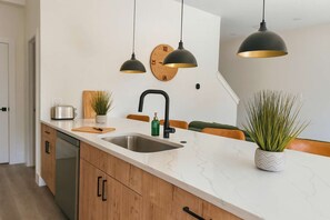 Interior - Sleeps 25 - Karaoke, Dome, Hot Tub, Games, Makeup Station & Rooftop Soccer (Dallas)