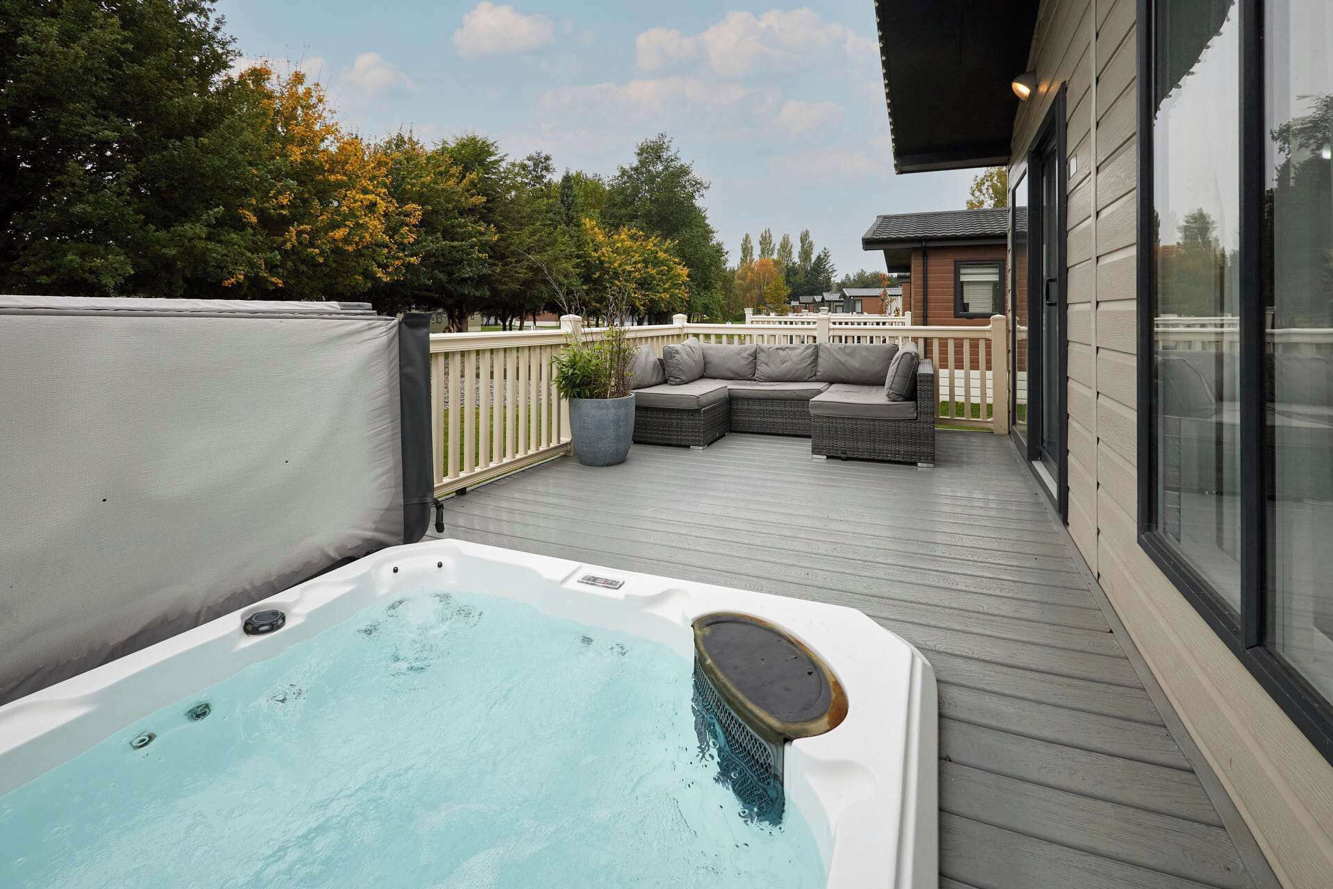 Primrose Lodge, Allerthorpe Golf & Country Park, York - Host & Stay
