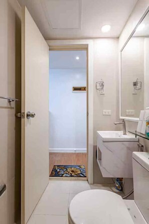 Bathroom - Dessa'sCrib Apartment by Azure 1BR (Parañaque)