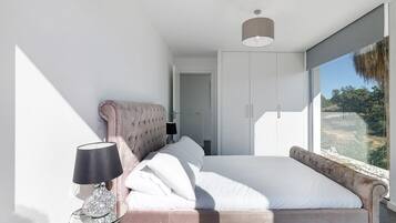 3 bedrooms, WiFi, bed sheets