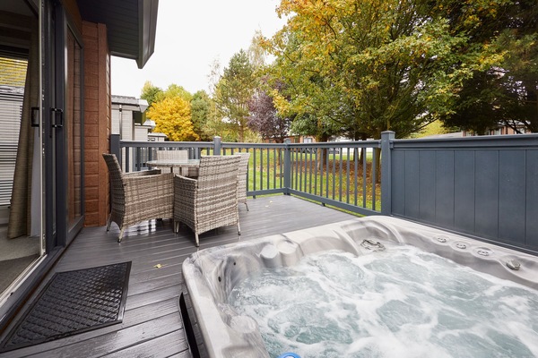 Fir Tree Lodge, Allerthorpe Golf & Country Park, York - Host & Stay