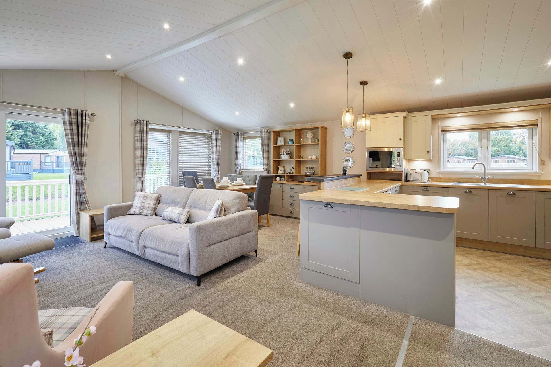 Kinship Lodge, Allerthorpe Golf & Country Park, York - Host & Stay