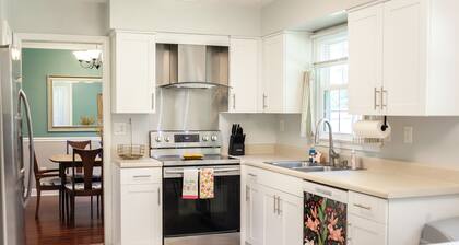 Amazing four-bedroom home in great area perfect for families & traveling crews!