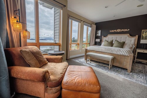 Sandy Beach Vista: 3  BR, 2.5  BA House in Sitka, Sleeps 6