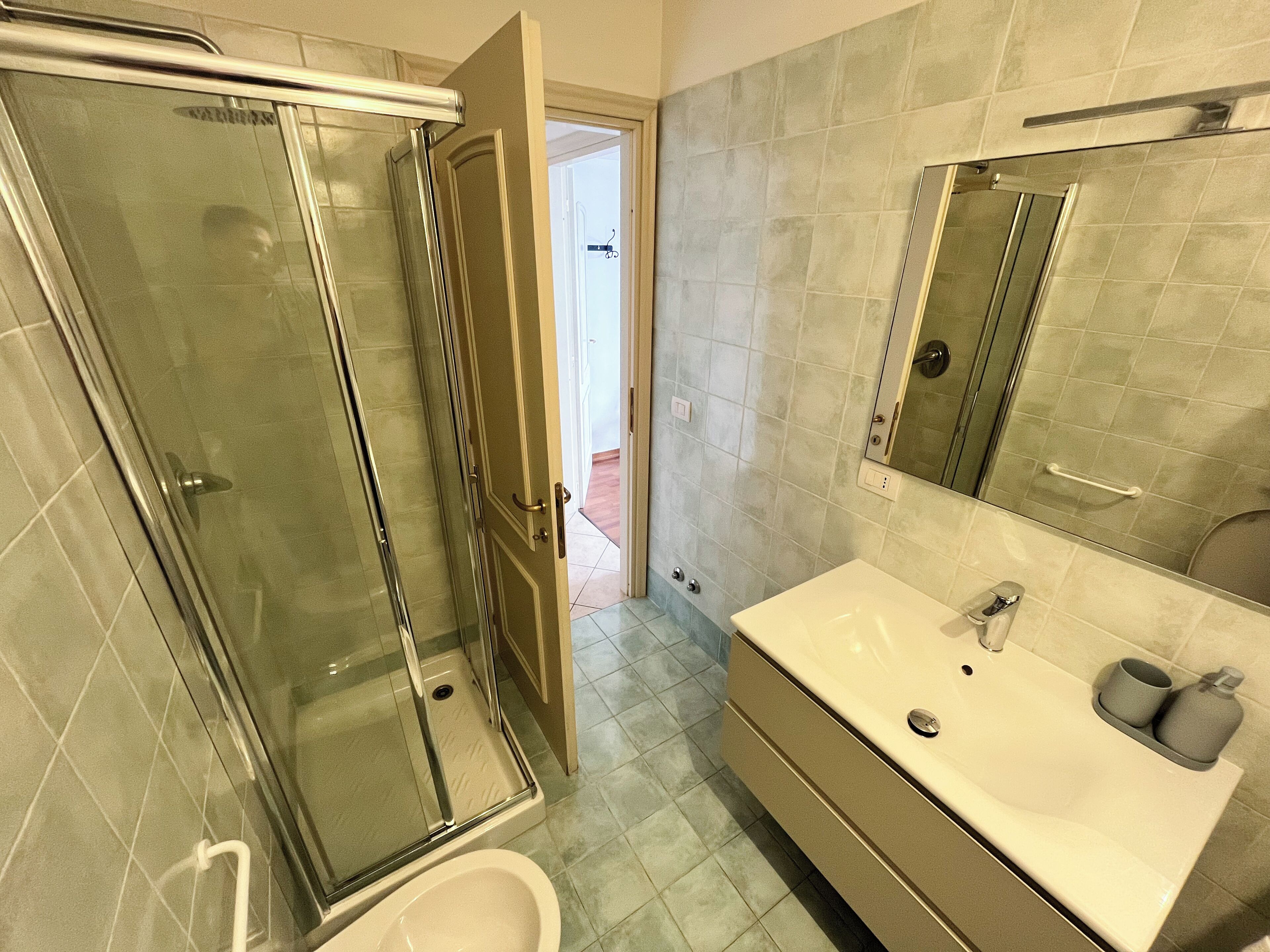 Doccia, articoli per l'igiene personale ecosostenibili, asciugacapelli