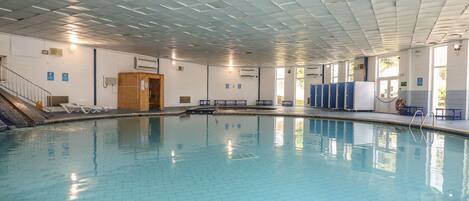 Piscine couverte, piscine extérieure