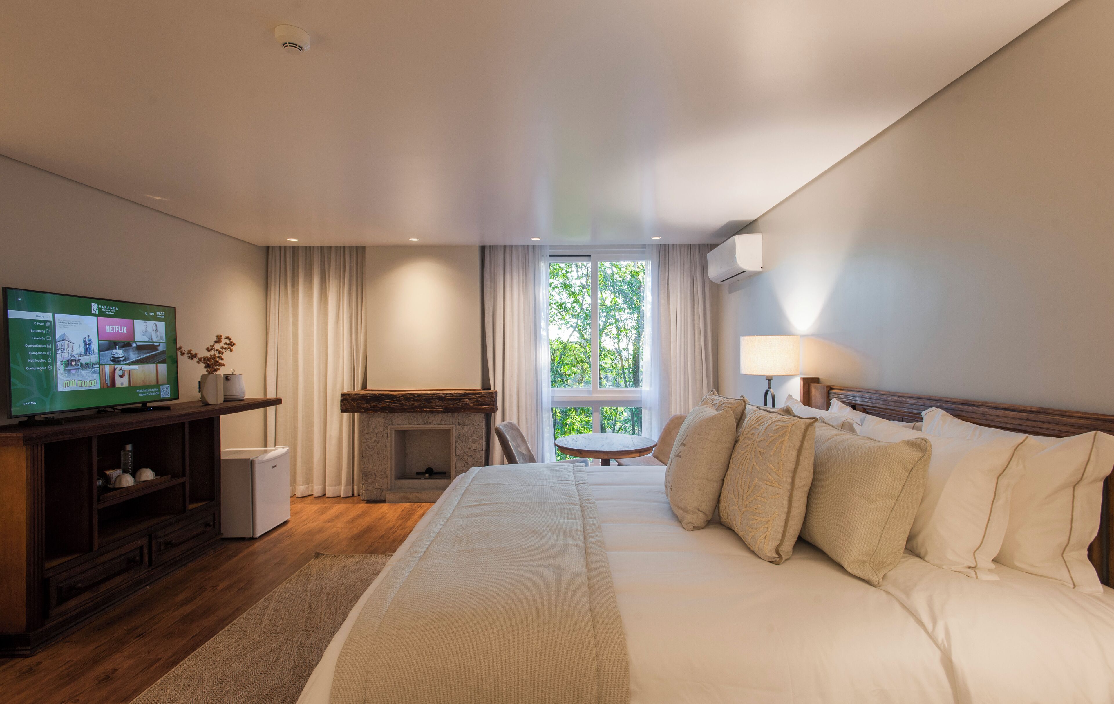 Suíte Superior | In-room safe, blackout drapes, soundproofing, iron/ironing board