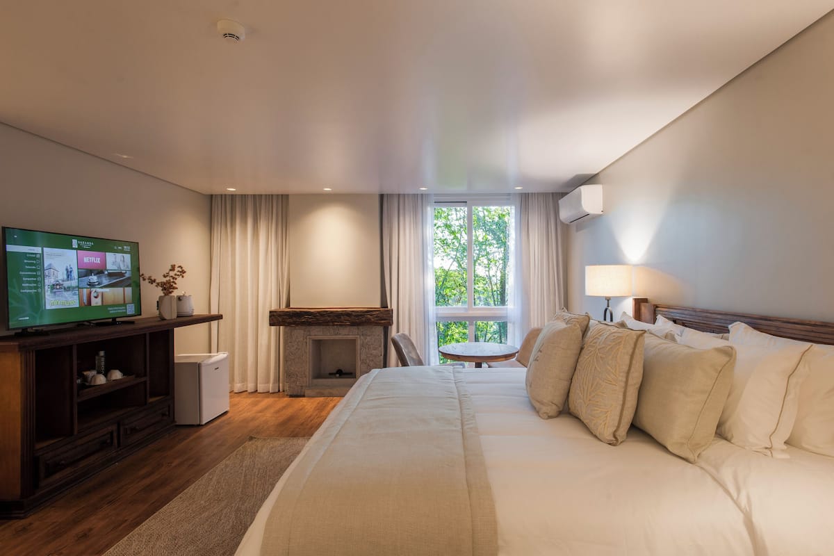 Superior Suite | In-room safe, blackout drapes, soundproofing, iron/ironing board