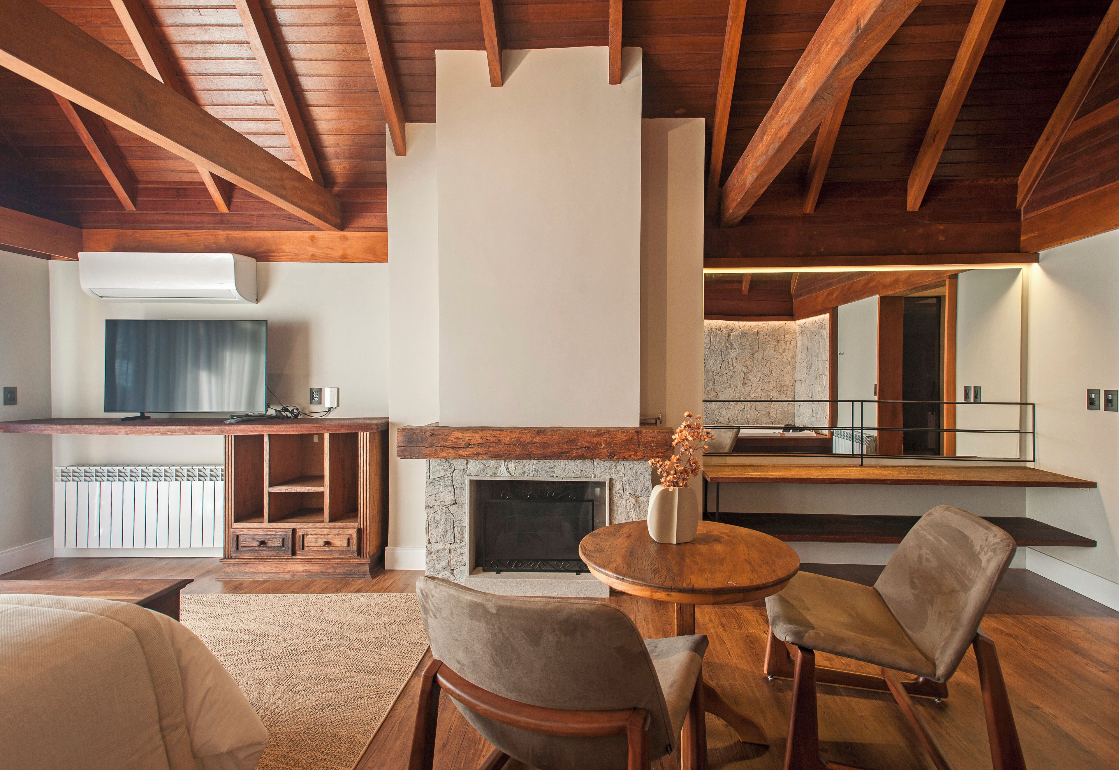 樓中樓客房 | 客房內保險箱、遮光布/窗簾、隔音、熨斗/熨衣板