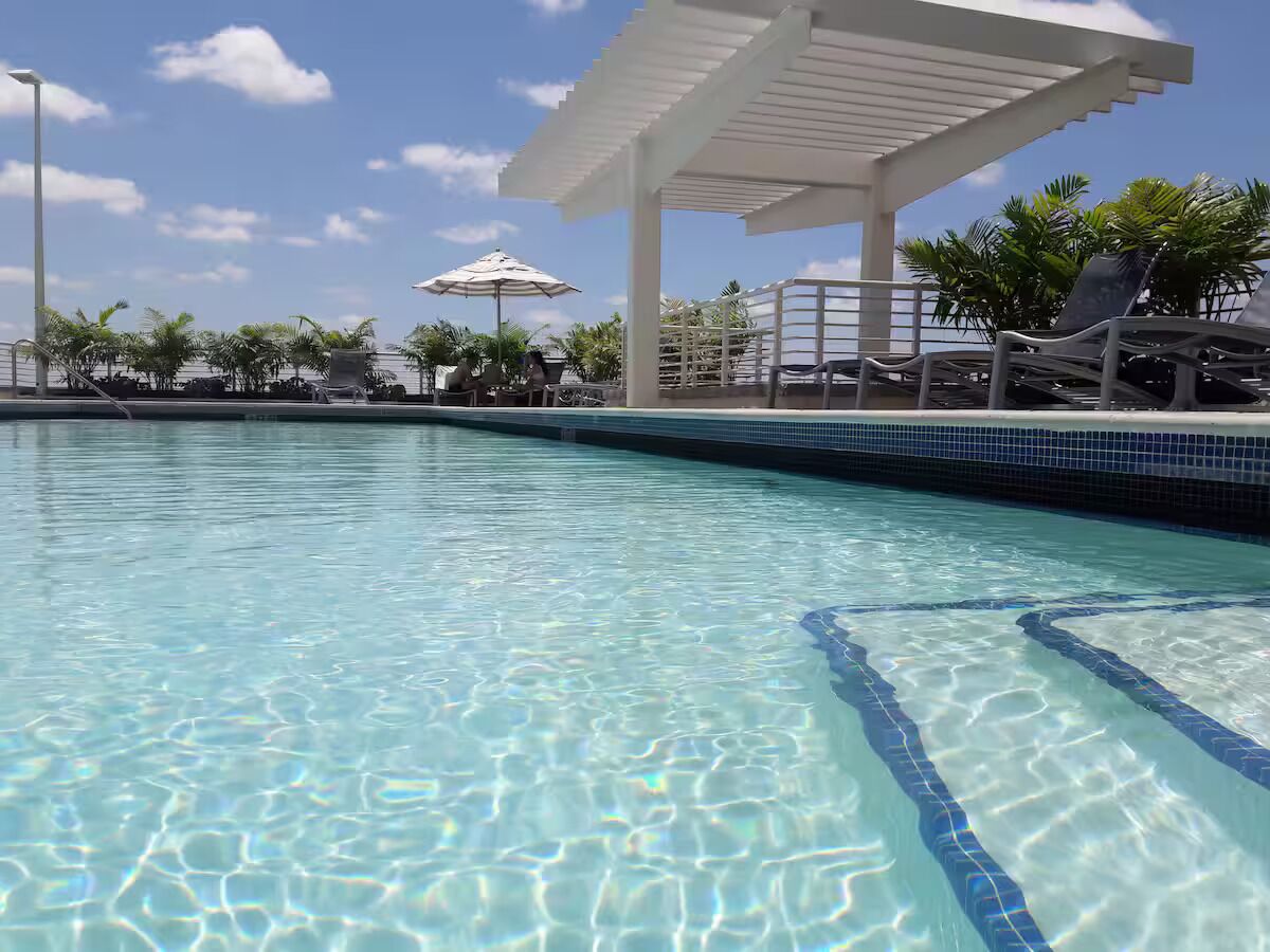 حمّام سباحة خارجي