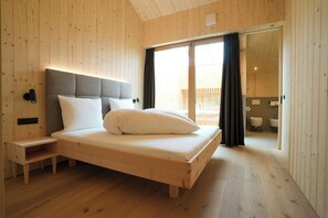4 habitaciones, acceso a internet y ropa de cama 