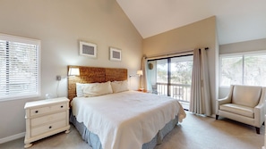 3 bedrooms, iron/ironing board, free WiFi, bed sheets - Large Three Bedroom Villa with Several Updates and Large Deck on Golf Course! (Hilton Head)