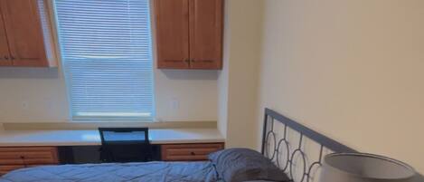 4 habitaciones, internet y ropa de cama