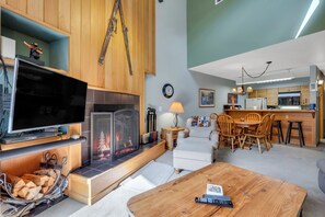 TV, fireplace