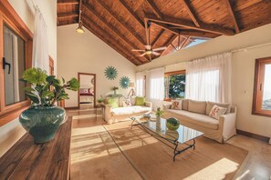Villa | 2 bedrooms - Amazing Villa With Brkfst Included at Puerto Bahia C5 (Samaná)