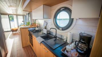 Refrigerador, horno, parrilla de estufa y lavavajillas