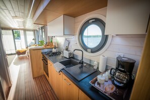 Kühlschrank, Ofen, Herdplatte, Geschirrspüler