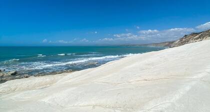 Charmante maison Ă San Leone, Agrigente â Calme, jardin et proximitĂ© des plages