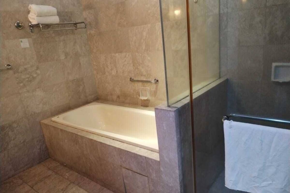 City Apartment | Bathroom