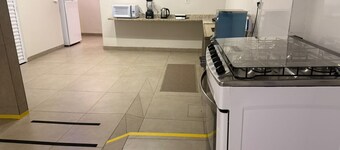 Comfort at HC UFU: Private Room, Wi-Fi, AC, Minibar, Full Kitchen