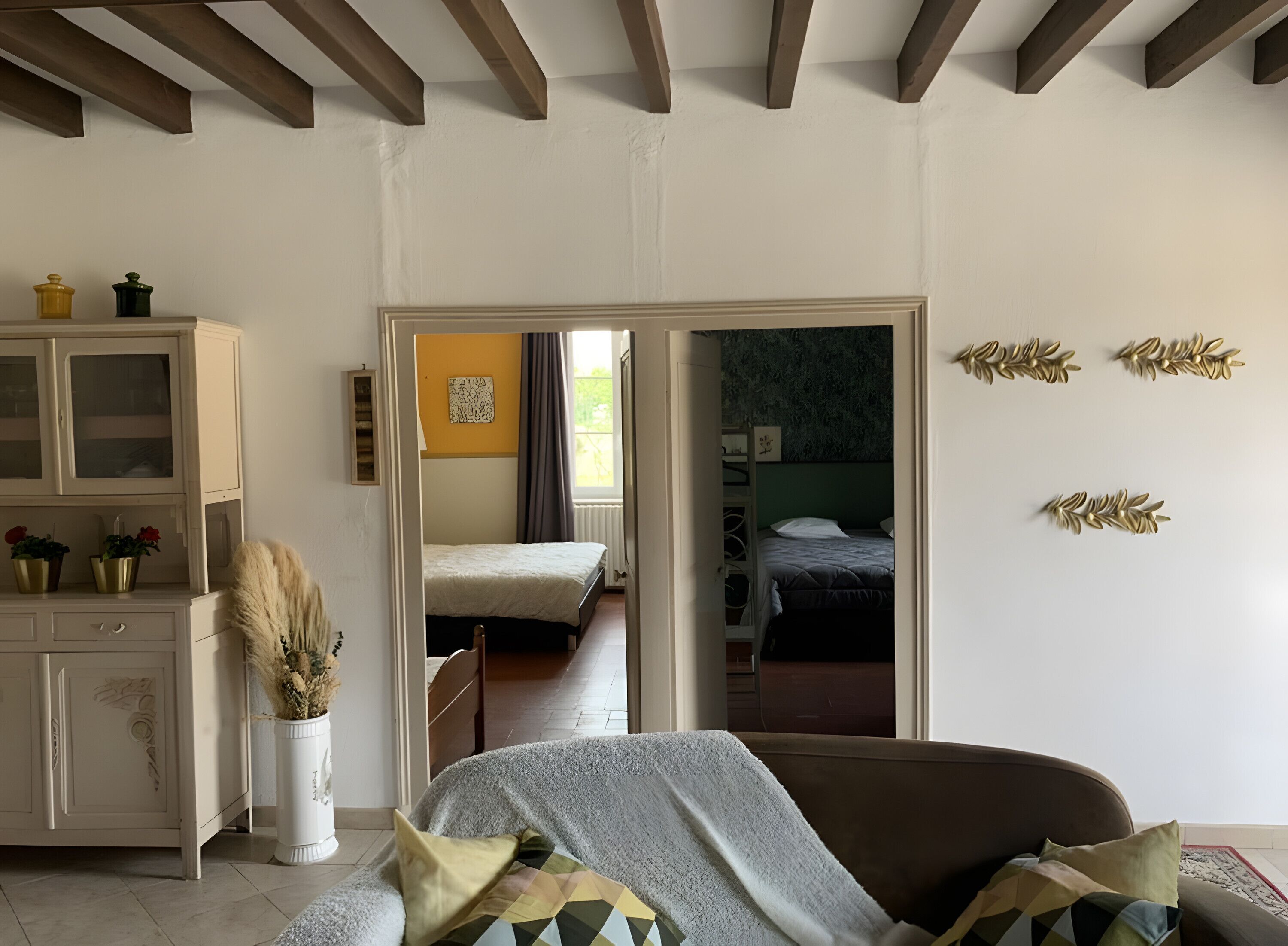 8 habitaciones, tabla de planchar con plancha y wifi 