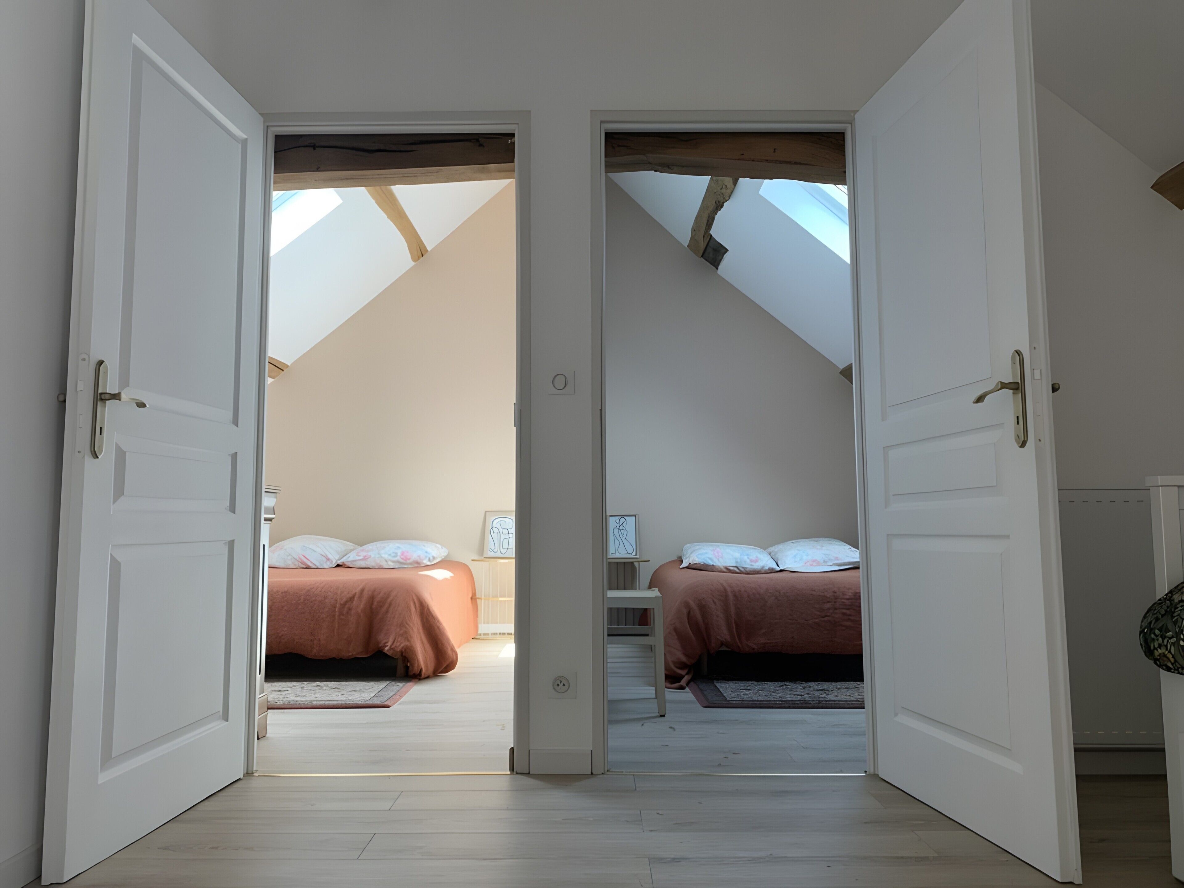 8 bedrooms, desk, iron/ironing board, WiFi