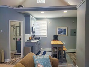 Interior - Cozy Studio (Amityville)