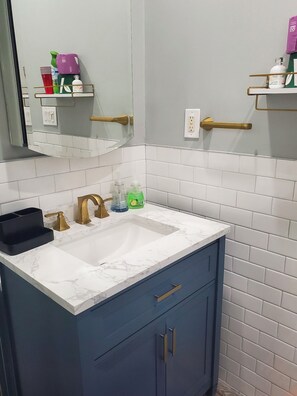 Bathroom - Cozy Studio (Amityville)