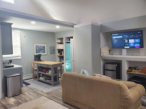 Interior - Cozy Studio (Amityville)