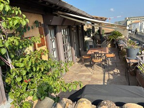Outdoor dining - Spacious apartment in the heart of Avignon (Avignon)