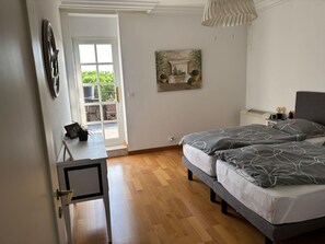 2 bedrooms, iron/ironing board, WiFi, bed sheets - Spacious apartment in the heart of Avignon (Avignon)