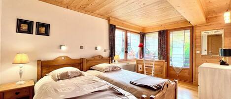 3 bedrooms, iron/ironing board, WiFi