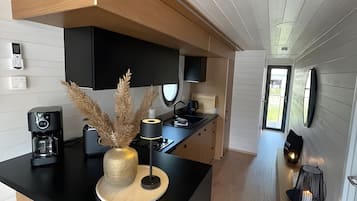 Kühlschrank, Ofen, Herdplatte, Geschirrspüler