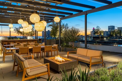 The Rose Quartz Upscale Complex Rooftop Pool, Gym Sauna