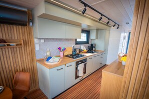 Kühlschrank, Ofen, Herdplatte, Geschirrspüler