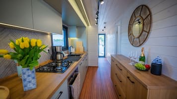 Kühlschrank, Ofen, Herdplatte, Geschirrspüler