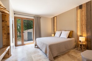 1 bedroom, iron/ironing board, WiFi, bed sheets - Mas 9 Romanin : Gîte Chers Parents (Saint-Rémy-de-Provence)