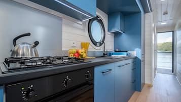 Kühlschrank, Ofen, Herdplatte, Geschirrspüler