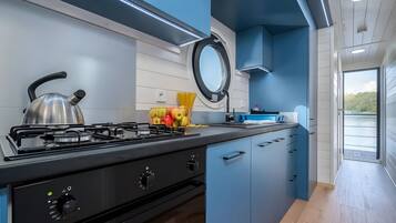 Kühlschrank, Ofen, Herdplatte, Geschirrspüler