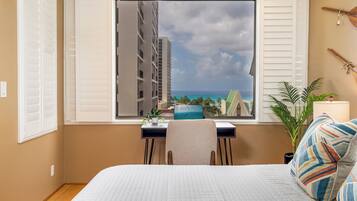 Desk, travel crib, free WiFi, bed sheets